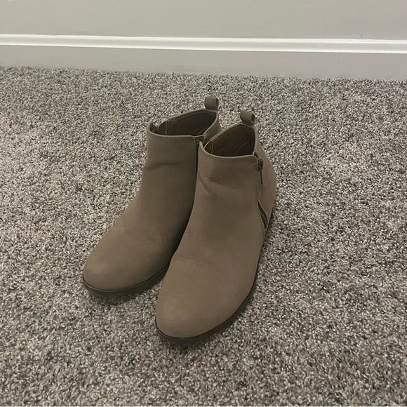 Dunes Women's Cream Dolly Ankle Booties size 7 - Picture 2 of 8